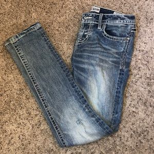 Distressed skinny jeans